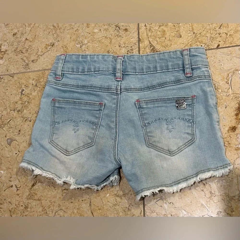 deux par deux Light Blue Denim Butterfly Patch Shorts Size 3T